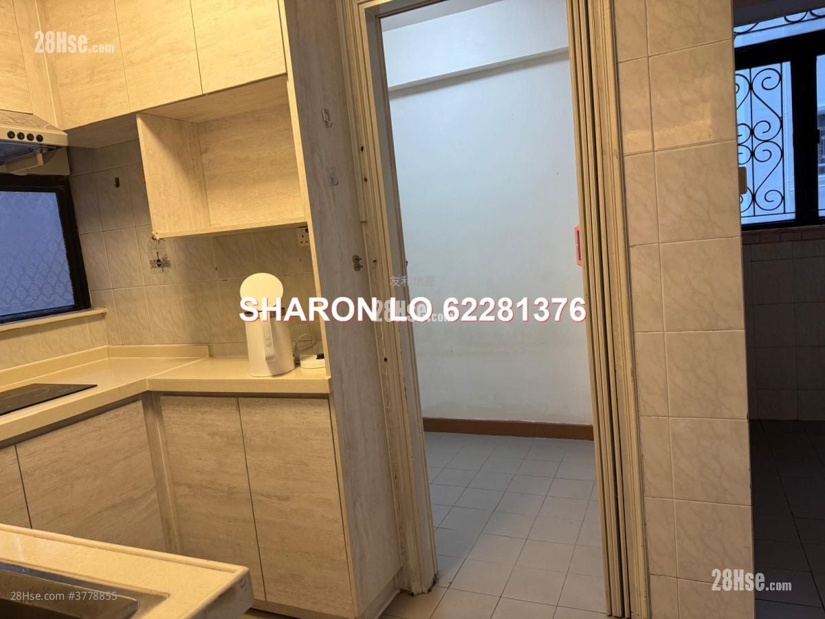 Paris Garden Rental 3 Bedrooms , 2 Bathrooms 924 ft²