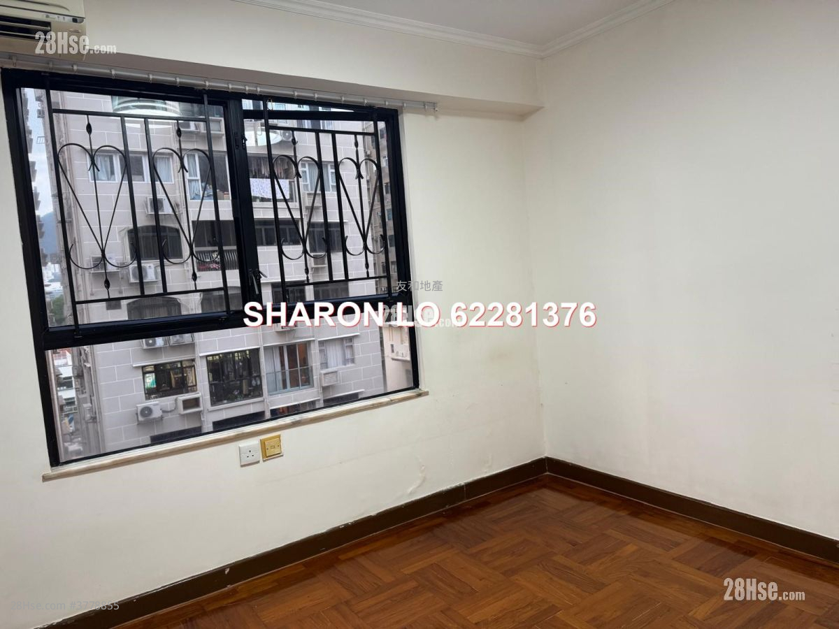 Paris Garden Rental 3 Bedrooms , 2 Bathrooms 924 ft²