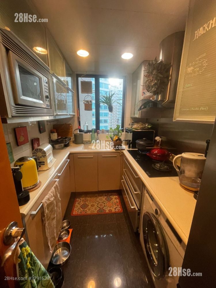 Park Island Sell 3 Bedrooms , 2 Bathrooms 837 ft²