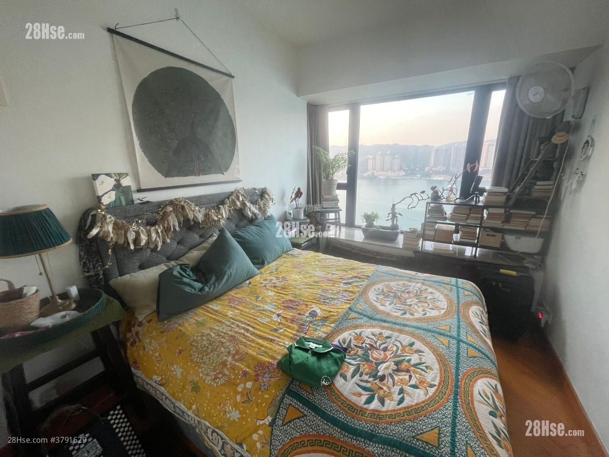 Park Island Sell 3 Bedrooms , 2 Bathrooms 837 ft²