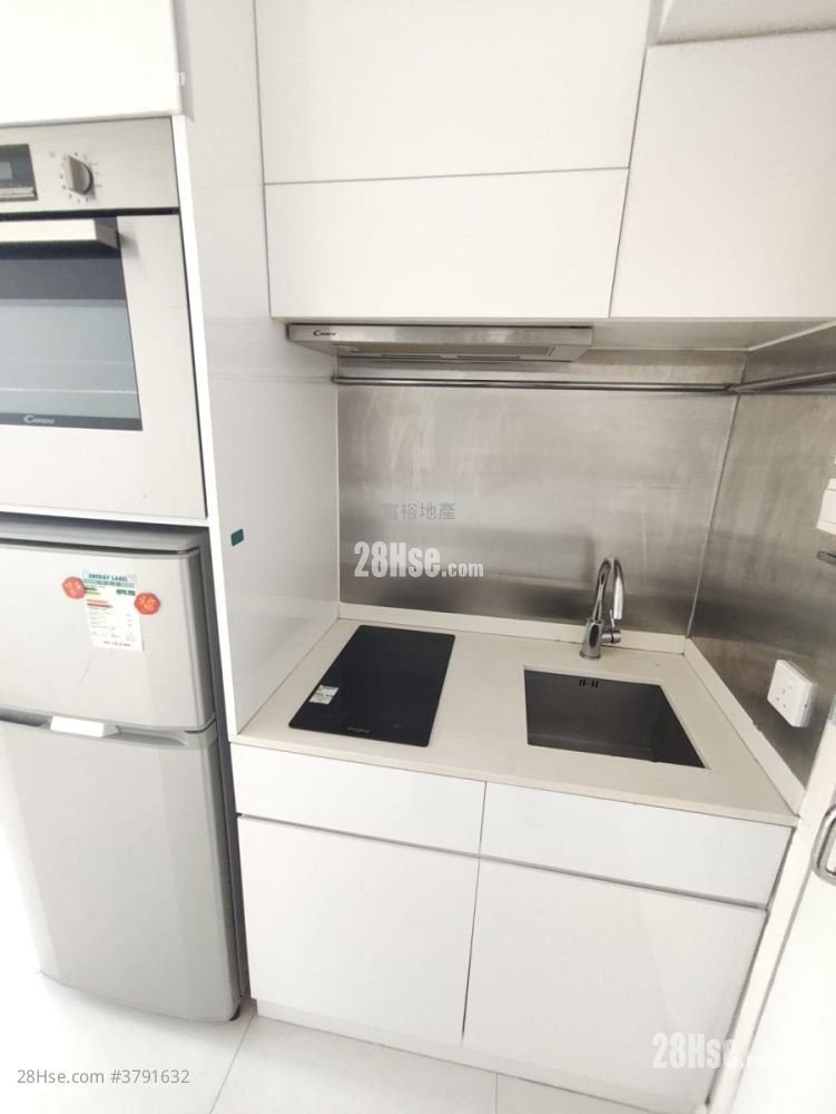 Yu Hing Mansion Sell Studio , 1 Bathroom 253 ft²