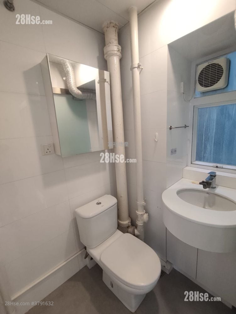 Yu Hing Mansion Sell Studio , 1 Bathroom 253 ft²