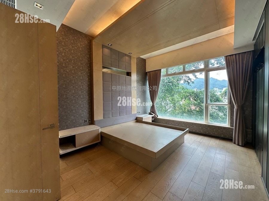 The Great Hill Sell 4 Bedrooms 3,197 ft²