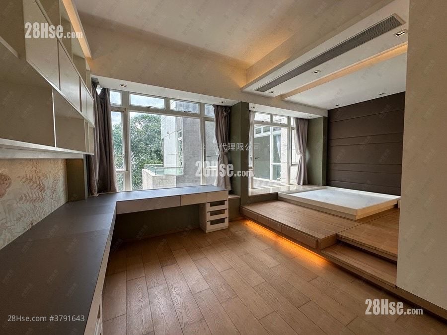 The Great Hill Sell 4 Bedrooms 3,197 ft²