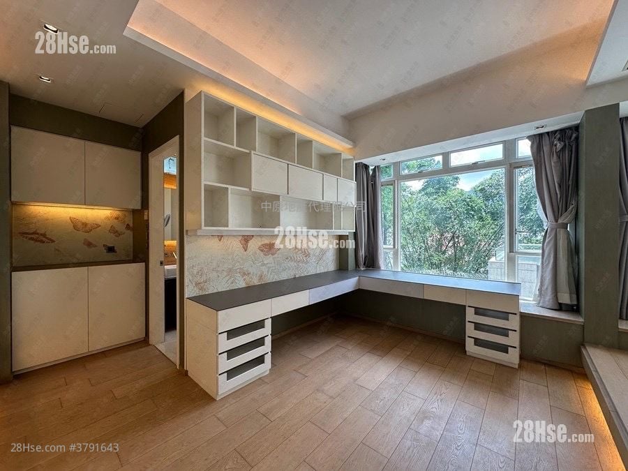 The Great Hill Sell 4 Bedrooms 3,197 ft²