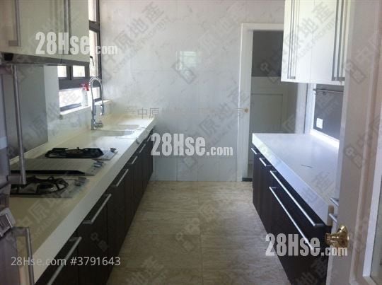 The Great Hill Sell 4 Bedrooms 3,197 ft²