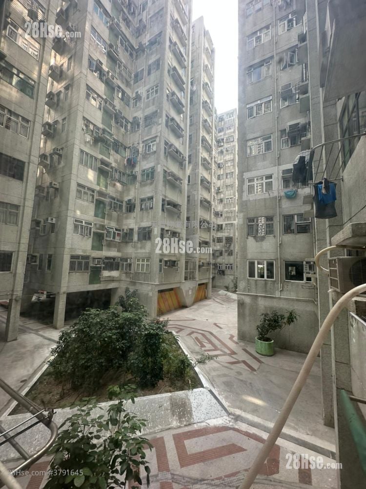 Wyler Garden Sell 2 Bedrooms , 1 Bathroom 336 ft²