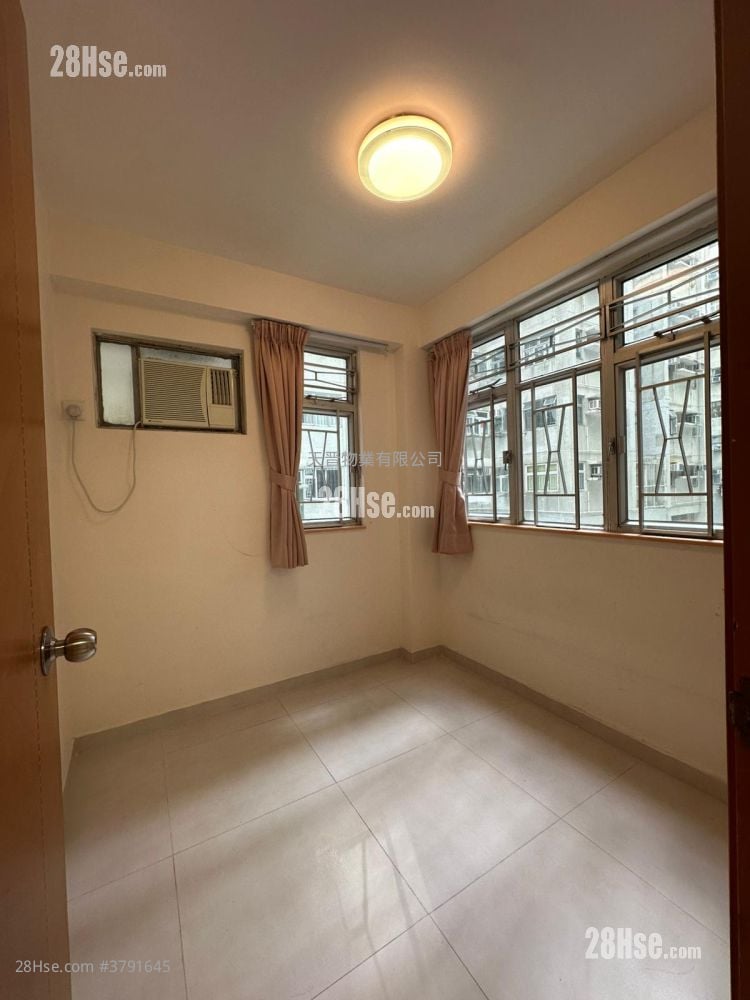 Wyler Garden Sell 2 Bedrooms , 1 Bathroom 336 ft²