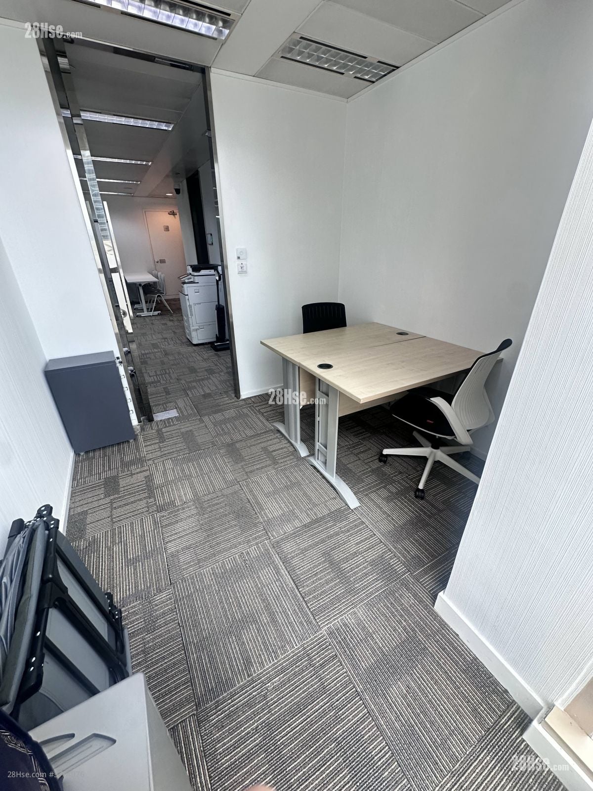 Hip Shing Hong Centre Rental 5+ Bedrooms , 2 Toilets 1,890 ft²