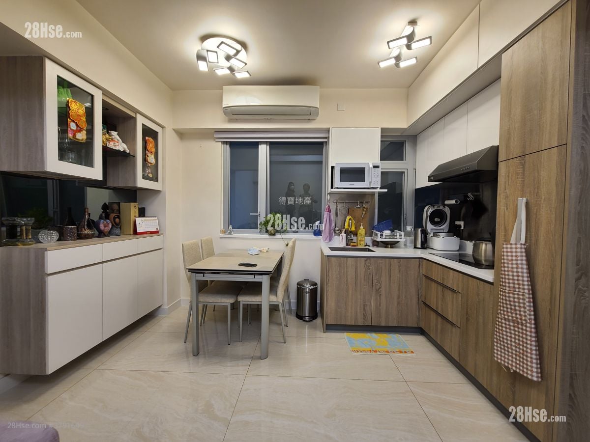 Apartment Sell 2 Bedrooms , 1 Bathroom 495 ft²