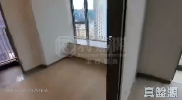 Park One Sell 3 Bedrooms , 1 Bathroom 418 ft²