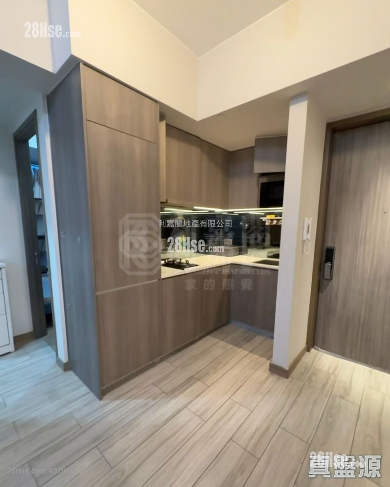 Park One Sell 3 Bedrooms , 1 Bathroom 418 ft²