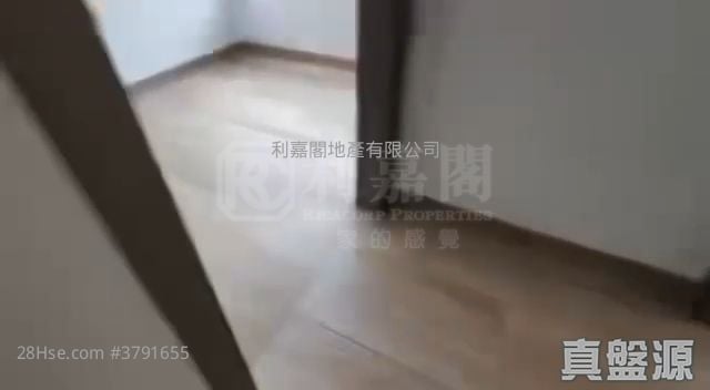 Park One Sell 3 Bedrooms , 1 Bathroom 418 ft²