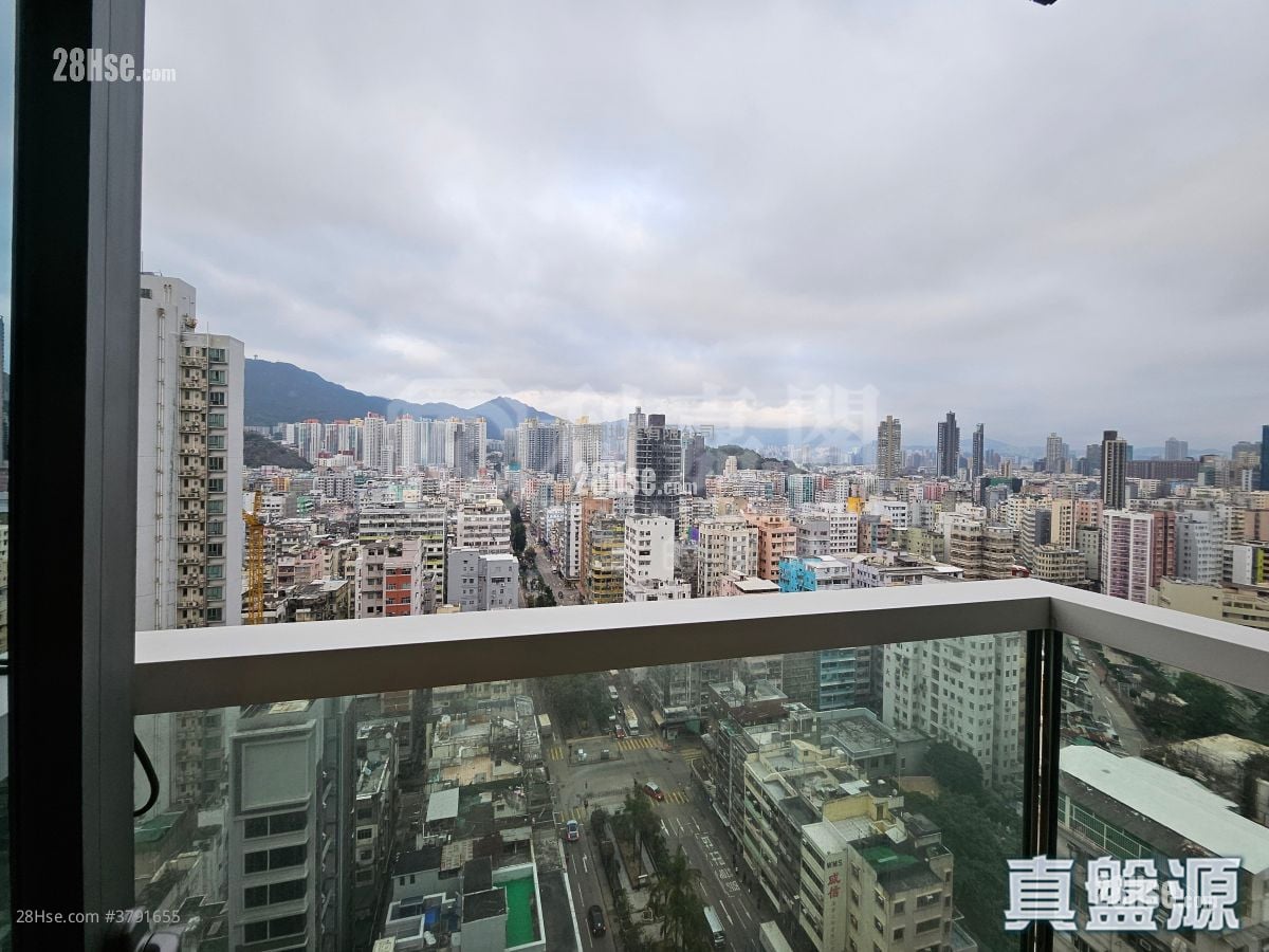 Park One Sell 3 Bedrooms , 1 Bathroom 418 ft²