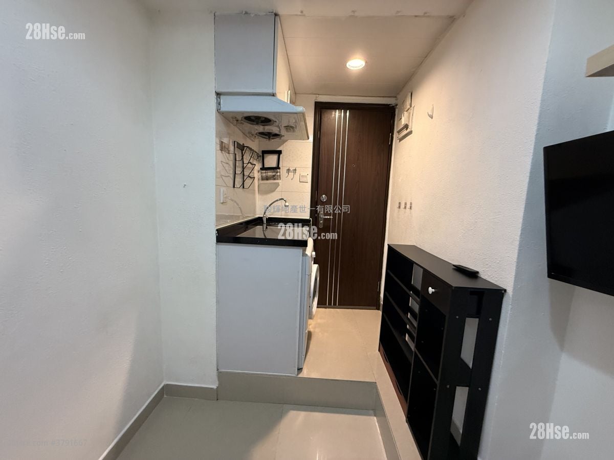 Ocean View Court Rental 1 Bedroom 180 ft²