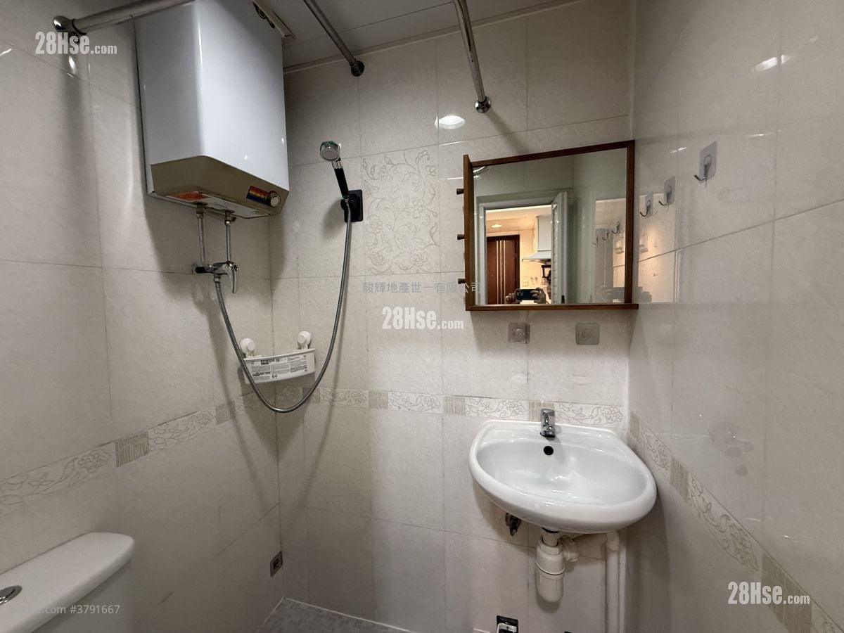 Ocean View Court Rental 1 Bedroom 180 ft²