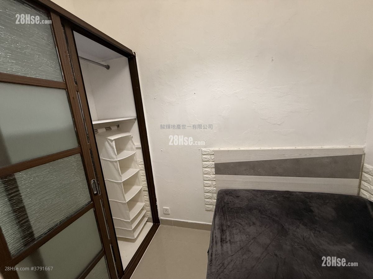 Ocean View Court Rental 1 Bedroom 180 ft²