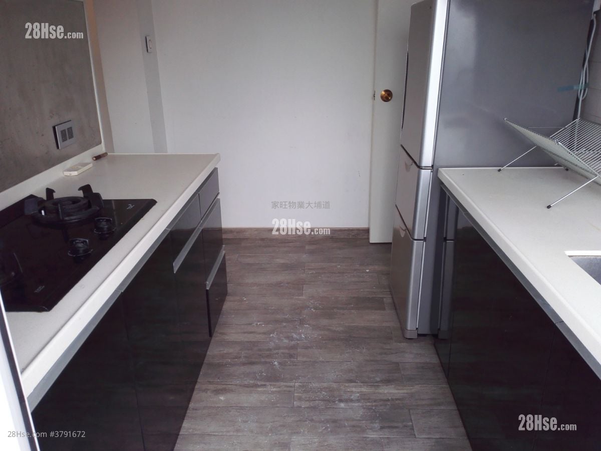 成都大厦 售盘 2 房 , 1 浴室 295 平方尺