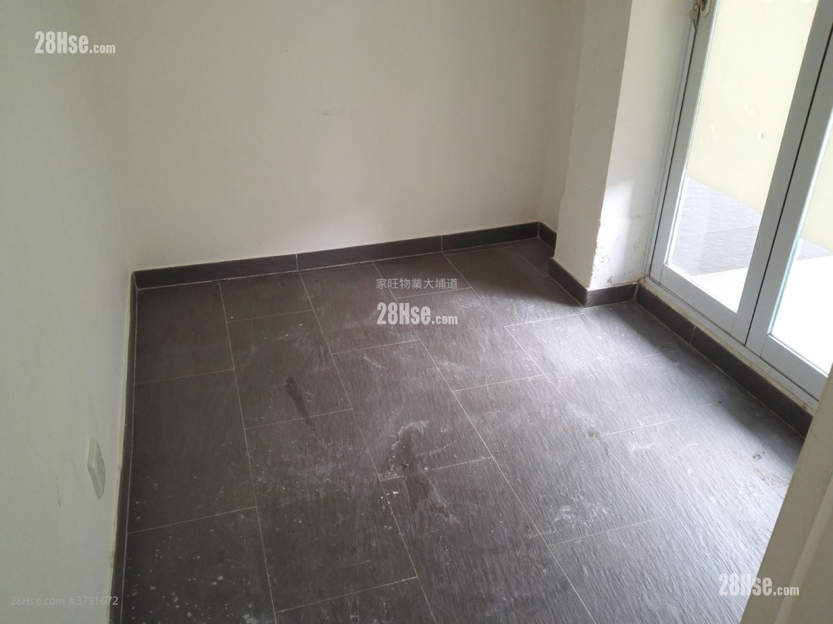 成都大厦 售盘 2 房 , 1 浴室 295 平方尺