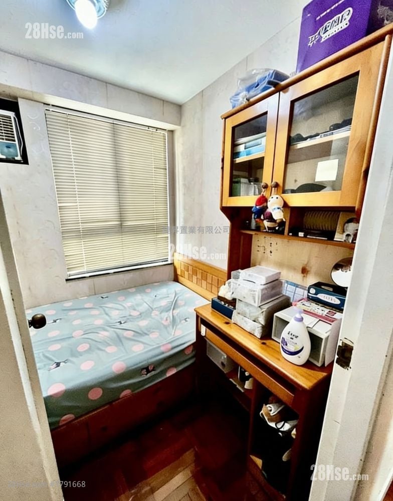 Jubilant Place Sell 4 Bedrooms , 2 Bathrooms 778 ft²