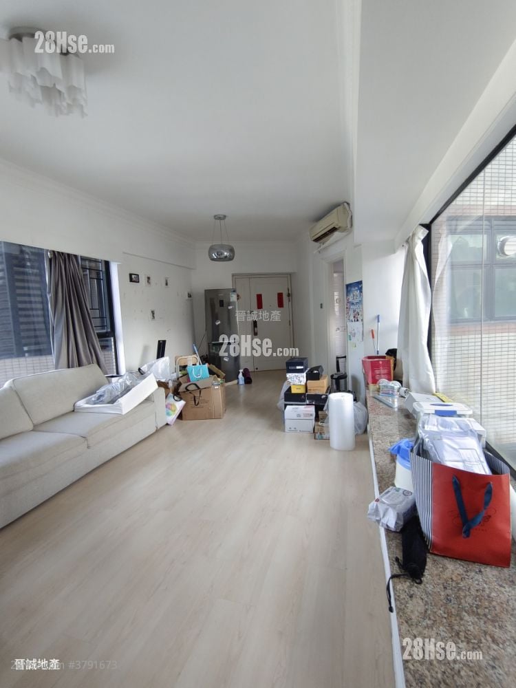 Ocean Pointe Sell 4 Bedrooms , 2 Bathrooms 753 ft²