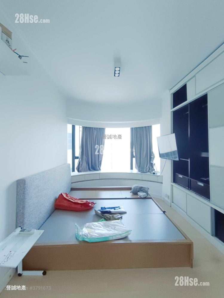 Ocean Pointe Sell 4 Bedrooms , 2 Bathrooms 753 ft²