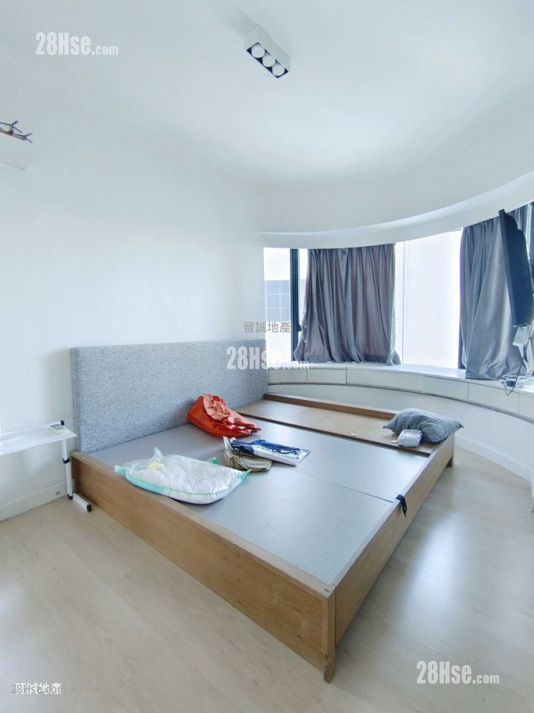 Ocean Pointe Sell 4 Bedrooms , 2 Bathrooms 753 ft²