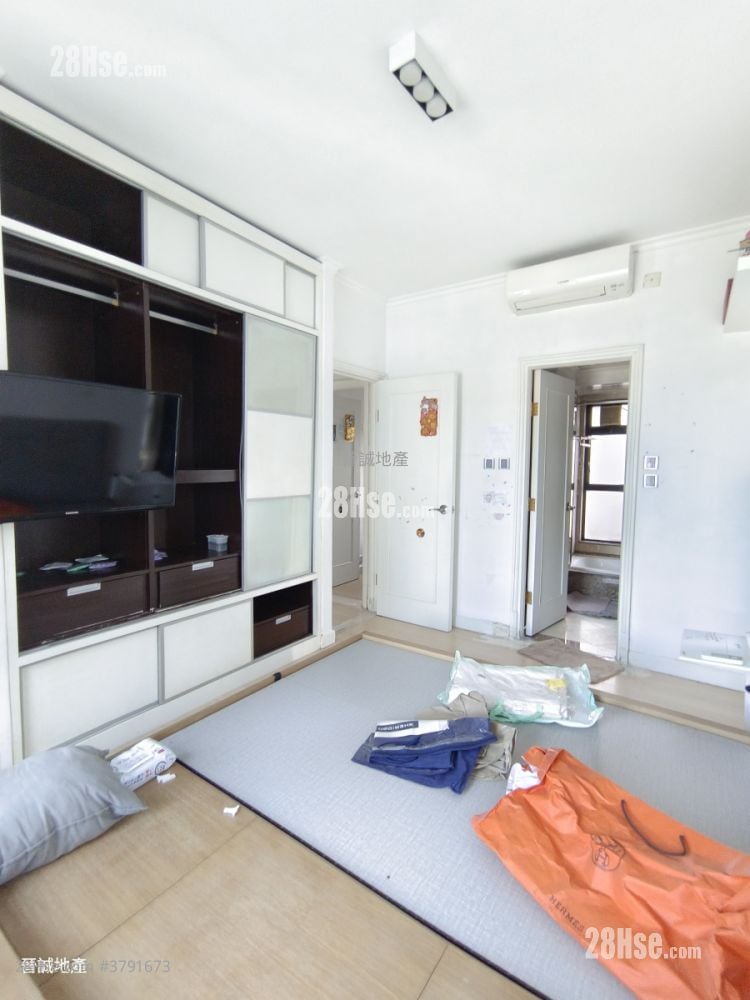 Ocean Pointe Sell 4 Bedrooms , 2 Bathrooms 753 ft²