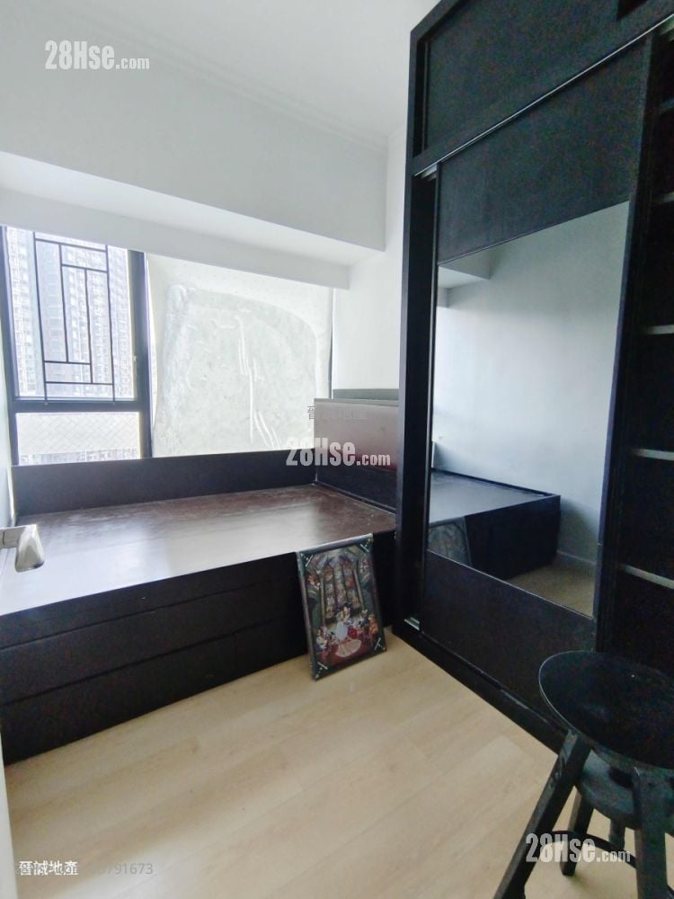 Ocean Pointe Sell 4 Bedrooms , 2 Bathrooms 753 ft²