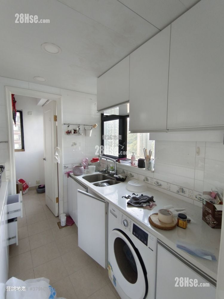 Ocean Pointe Sell 4 Bedrooms , 2 Bathrooms 753 ft²