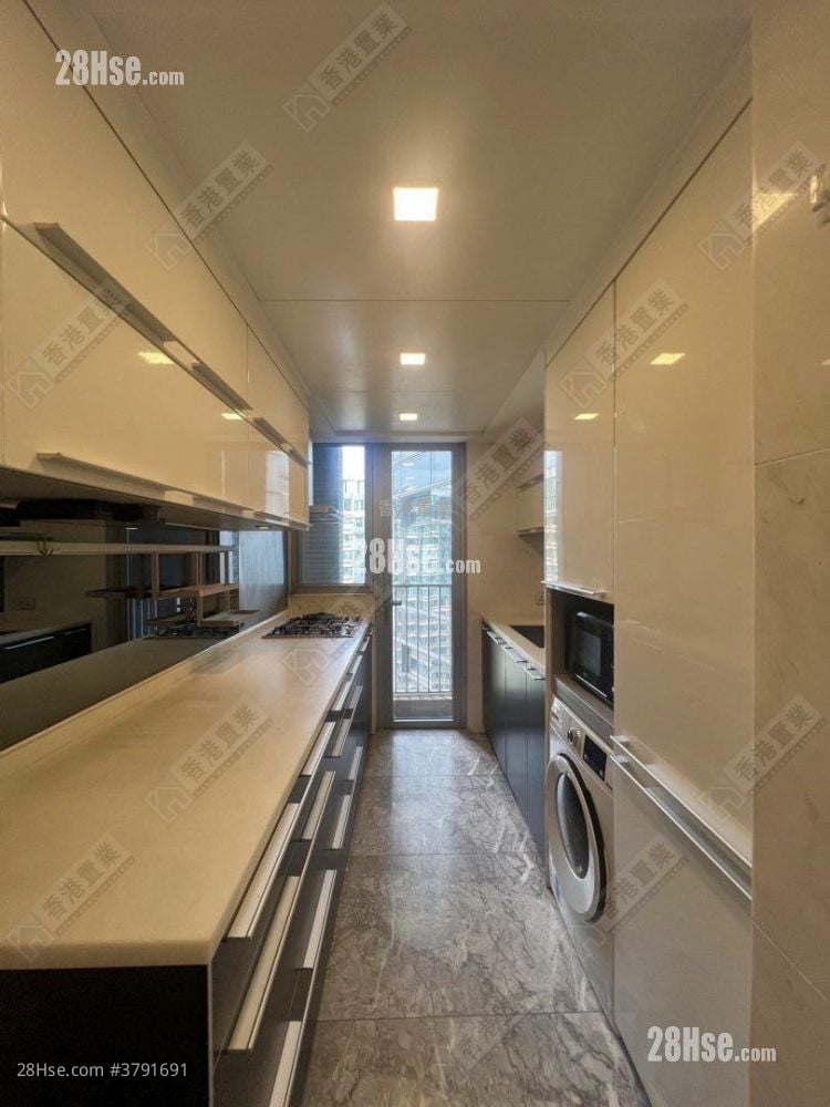 Imperial Cullinan Rental 3 Bedrooms , 3 Bathrooms 913 ft²