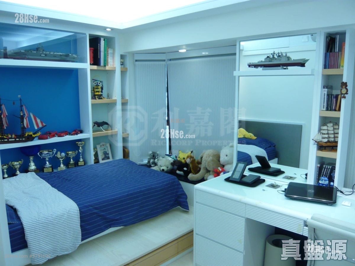 贺龙居 售盘 3 房 , 2 浴室 677 平方尺