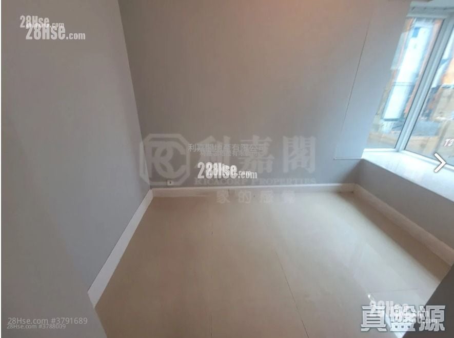 The Capitol Sell 3 Bedrooms 678 ft²