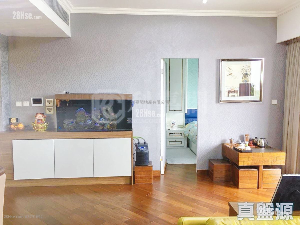 Ultima Sell 3 Bedrooms 1,708 ft²