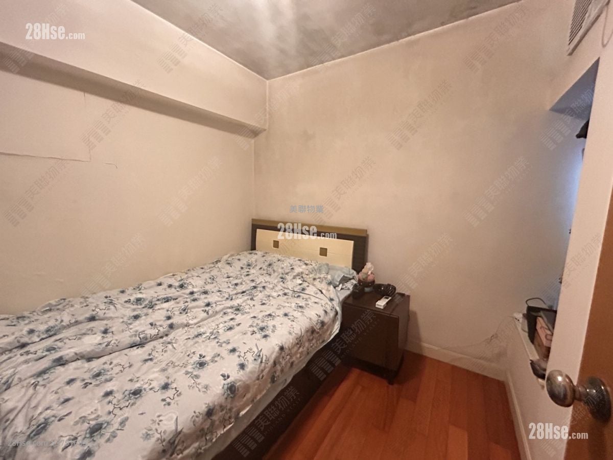 Greenfield Garden Sell 2 Bedrooms , 1 Bathroom 449 ft²