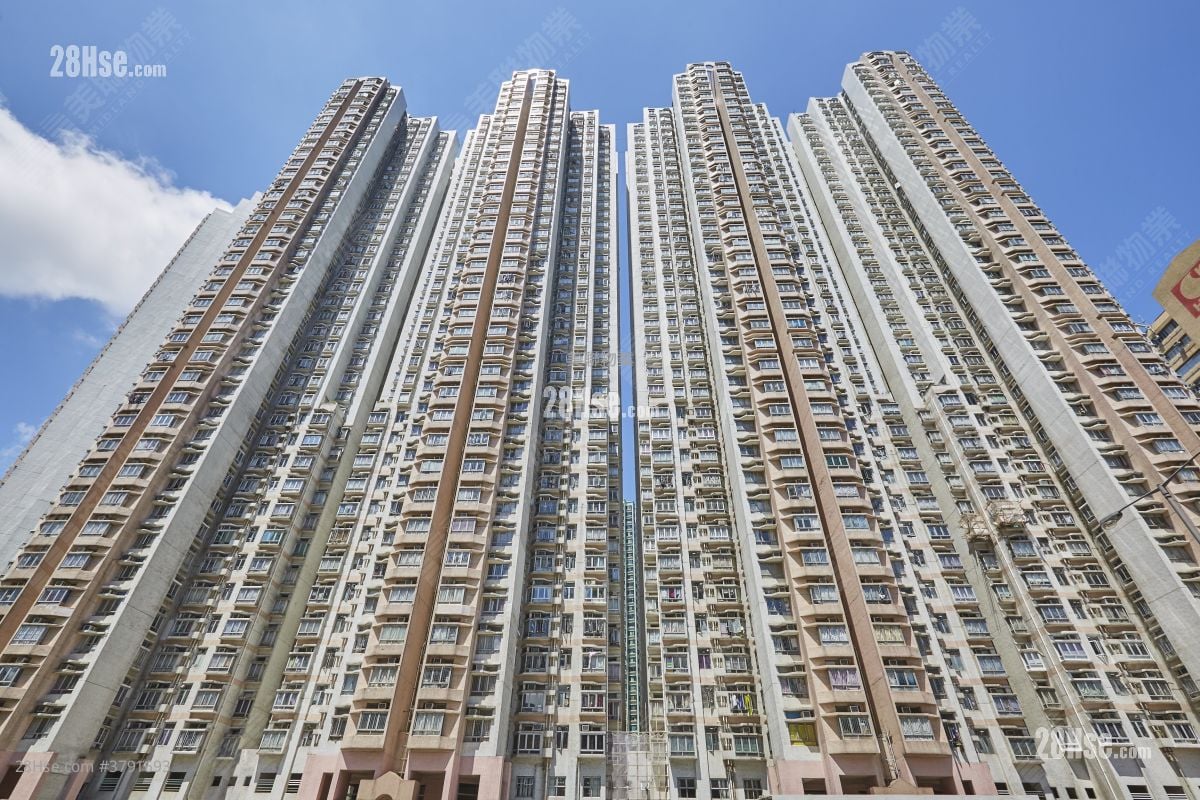 Greenfield Garden Sell 2 Bedrooms , 1 Bathroom 449 ft²