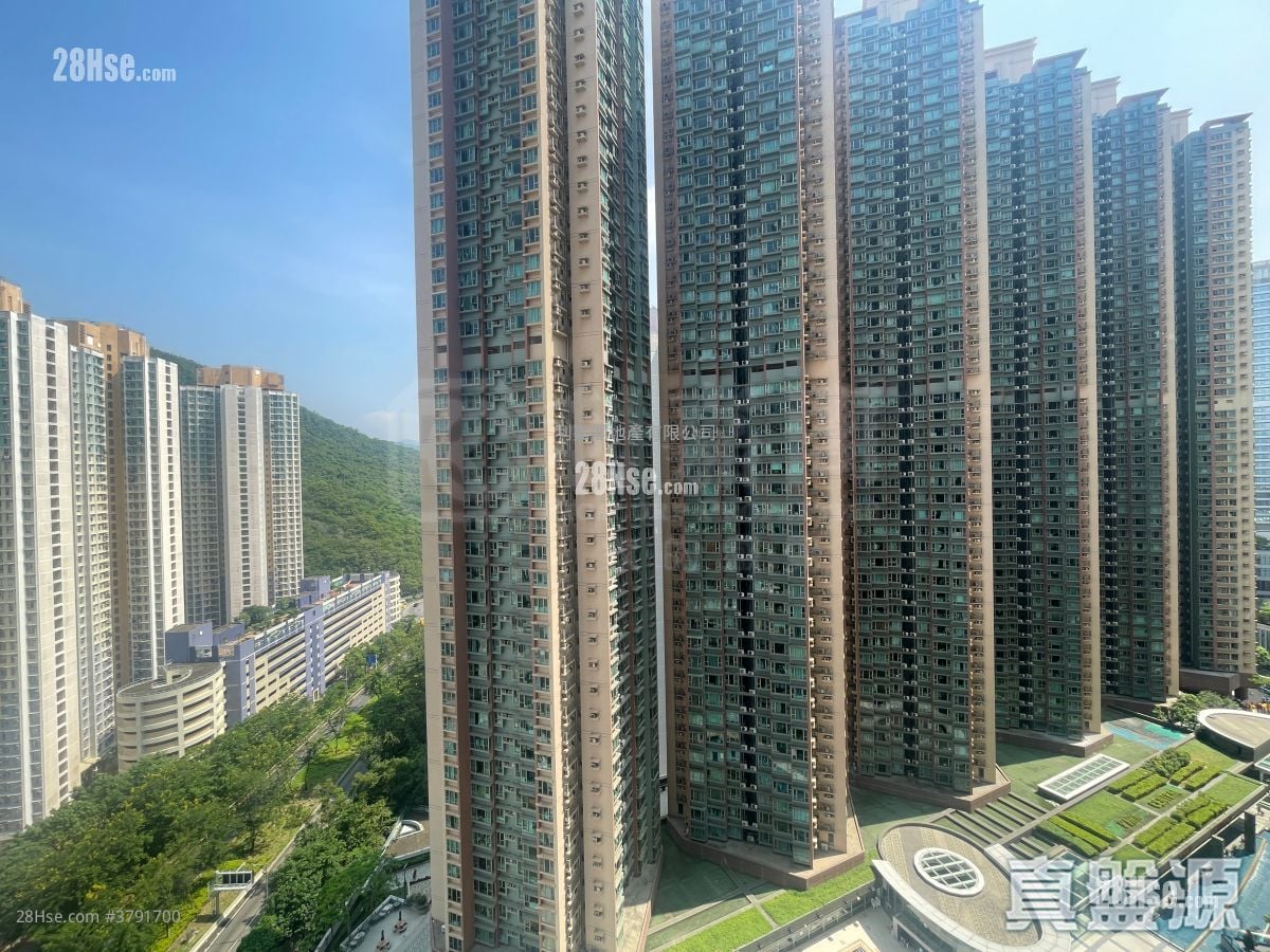 Park Central Sell 2 Bedrooms , 1 Bathroom 465 ft²