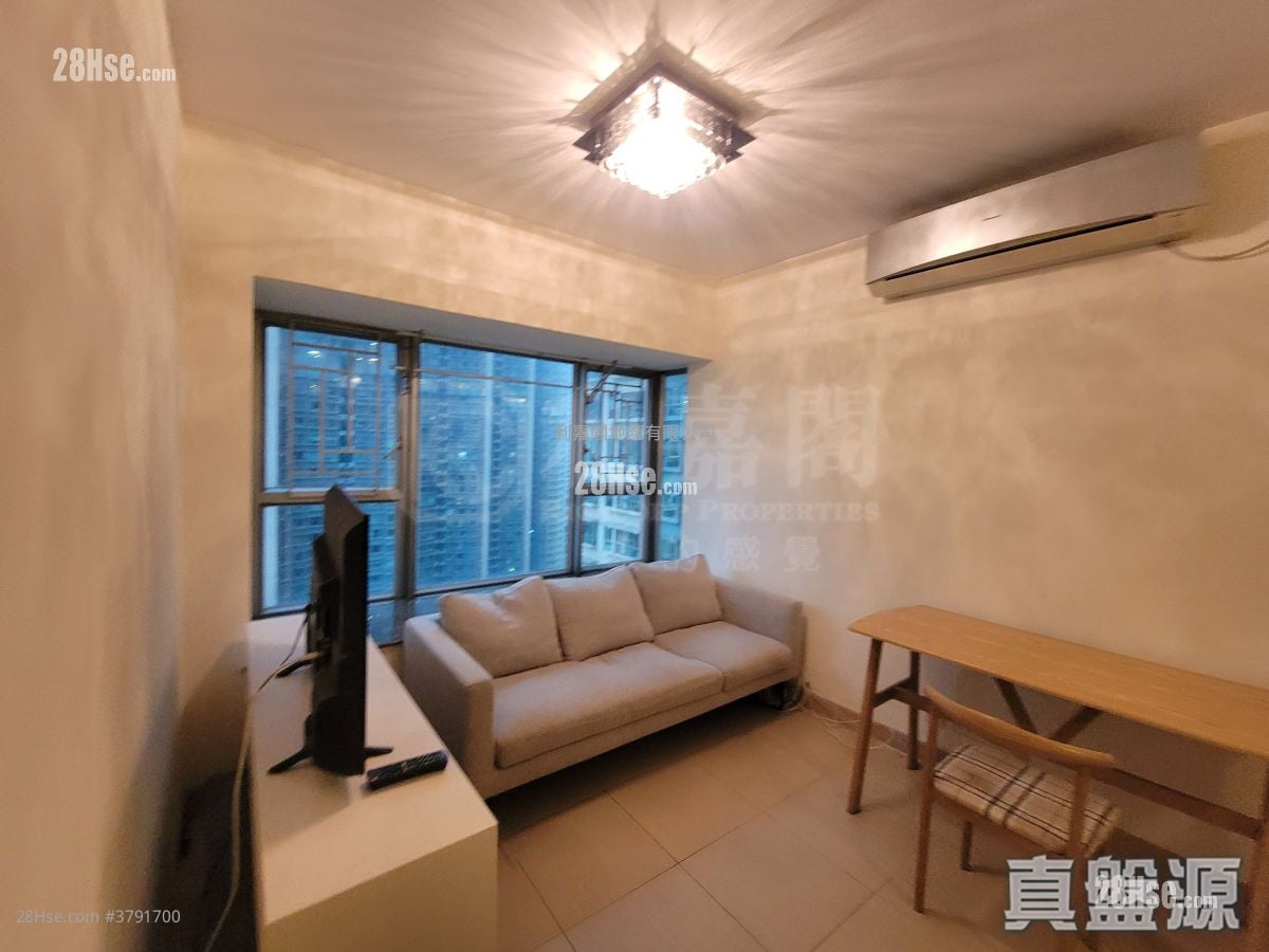 Park Central Sell 2 Bedrooms , 1 Bathroom 465 ft²