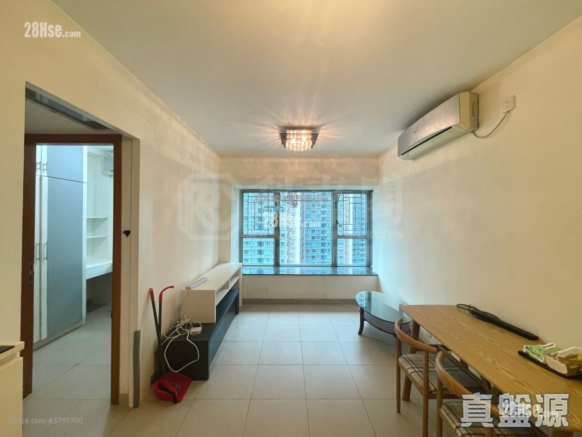 Park Central Sell 2 Bedrooms , 1 Bathroom 465 ft²
