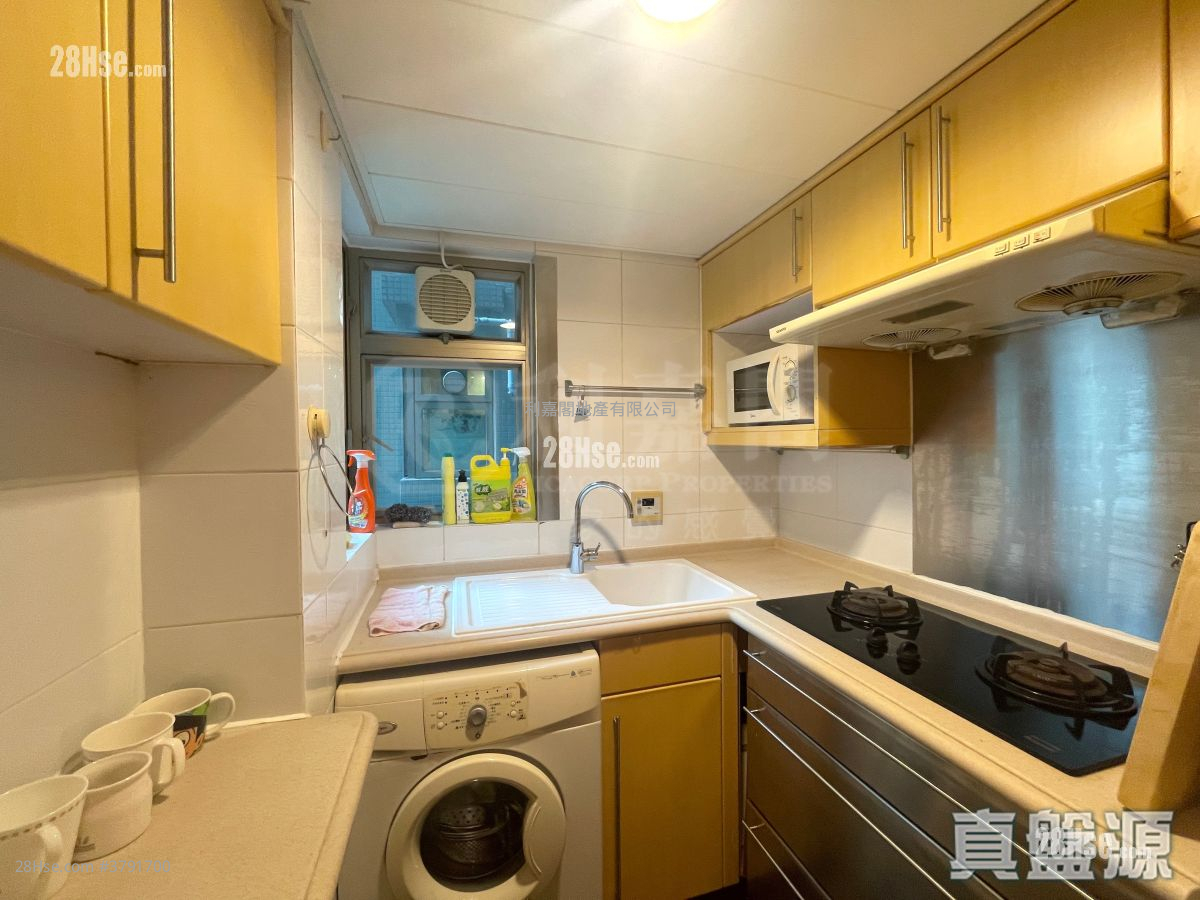 Park Central Sell 2 Bedrooms , 1 Bathroom 465 ft²