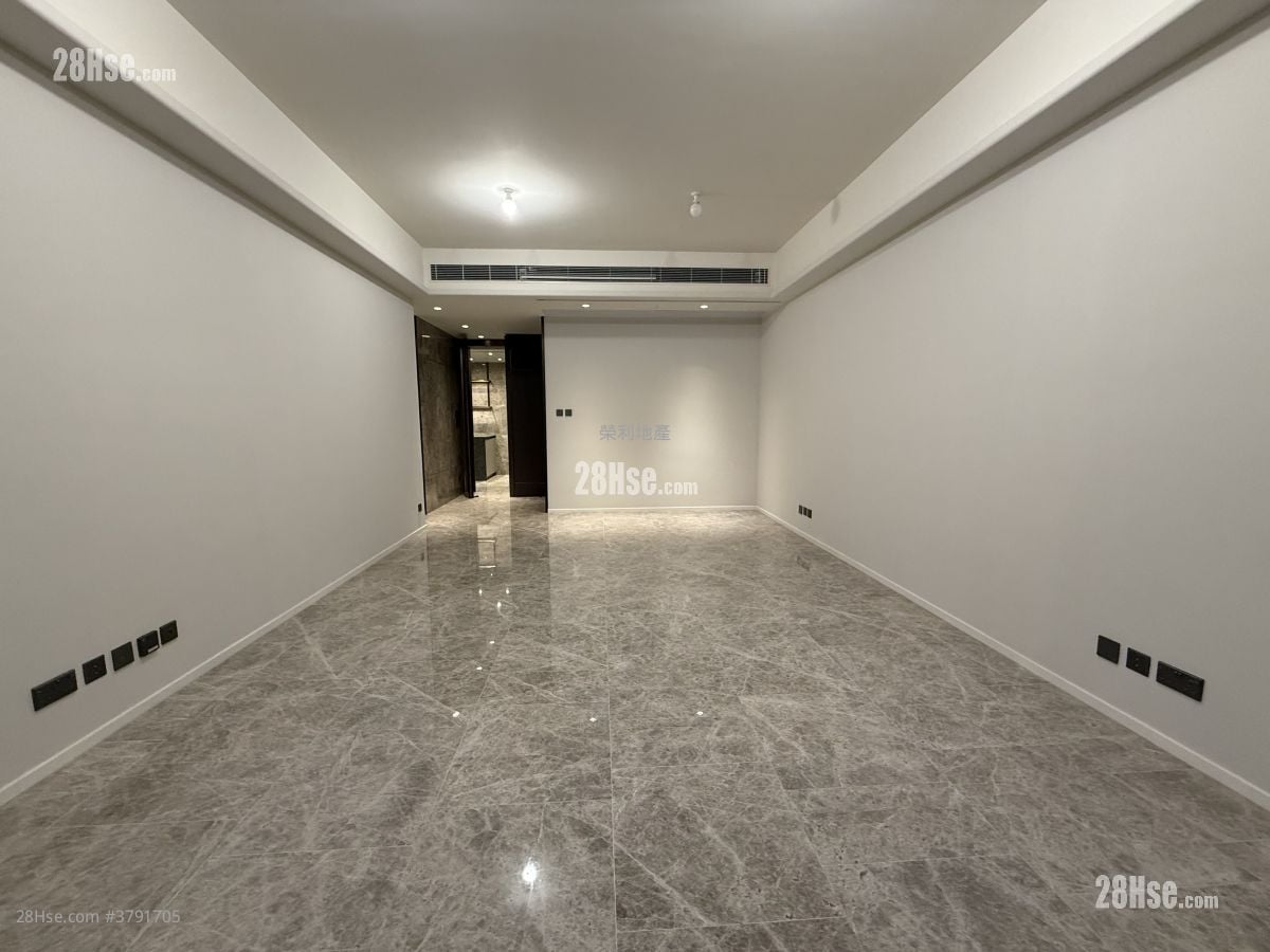 The Knightsbridge Rental 5+ Bedrooms , 4 Bathrooms 1,428 ft²