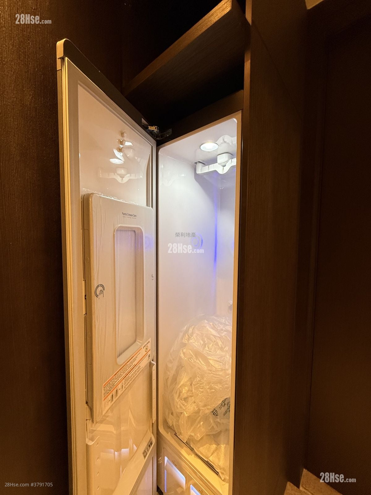 The Knightsbridge Rental 5+ Bedrooms , 4 Bathrooms 1,428 ft²