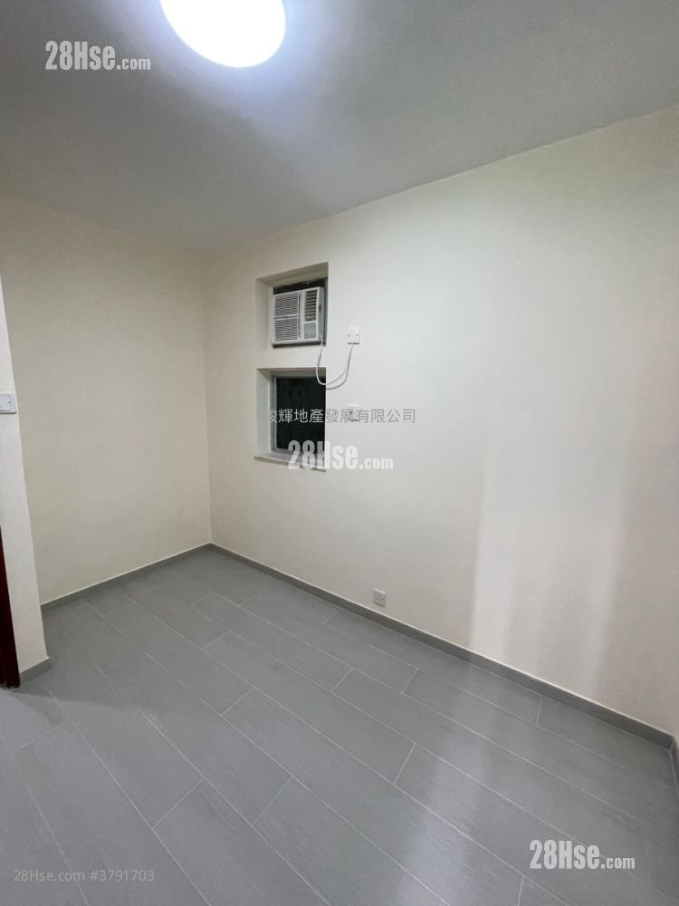 Luna Court Sell 2 Bedrooms , 1 Bathroom 447 ft²