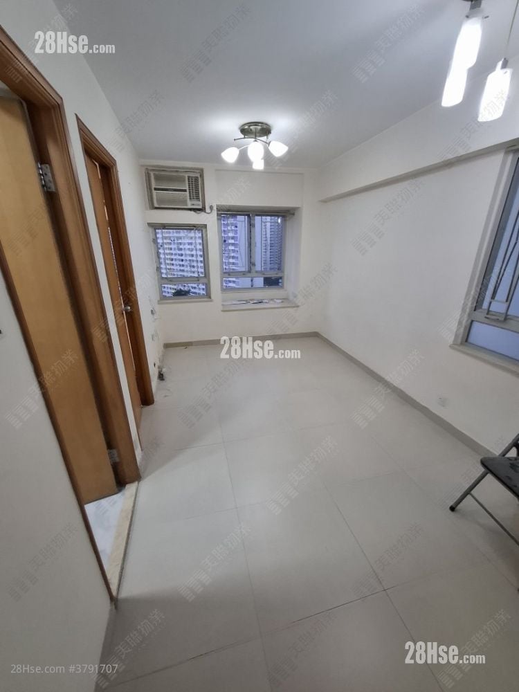 New Kwai Fong Gardens Sell 2 Bedrooms , 1 Bathroom 400 ft²