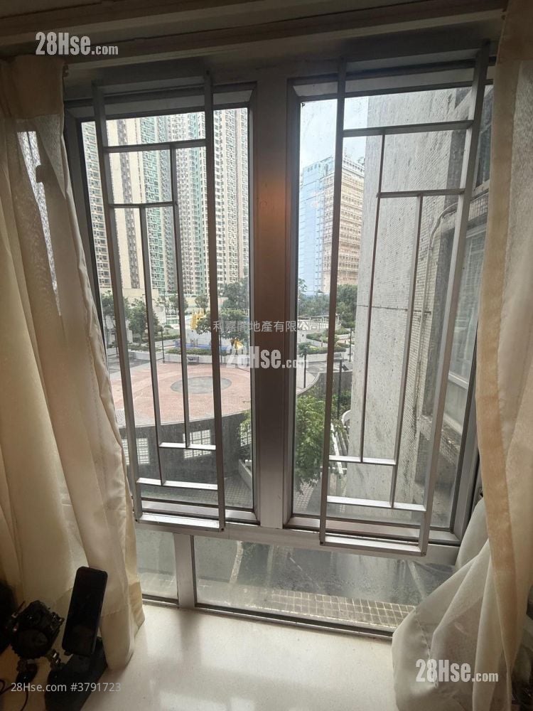 Greenfield Garden Sell 2 Bedrooms , 1 Bathroom 449 ft²