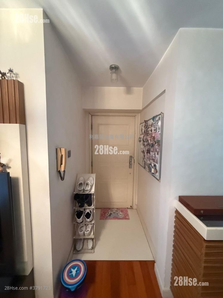 Greenfield Garden Sell 2 Bedrooms , 1 Bathroom 449 ft²