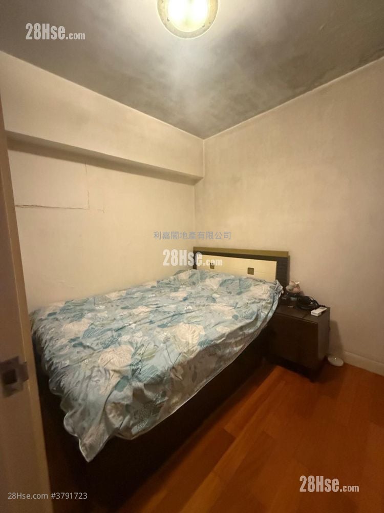 Greenfield Garden Sell 2 Bedrooms , 1 Bathroom 449 ft²