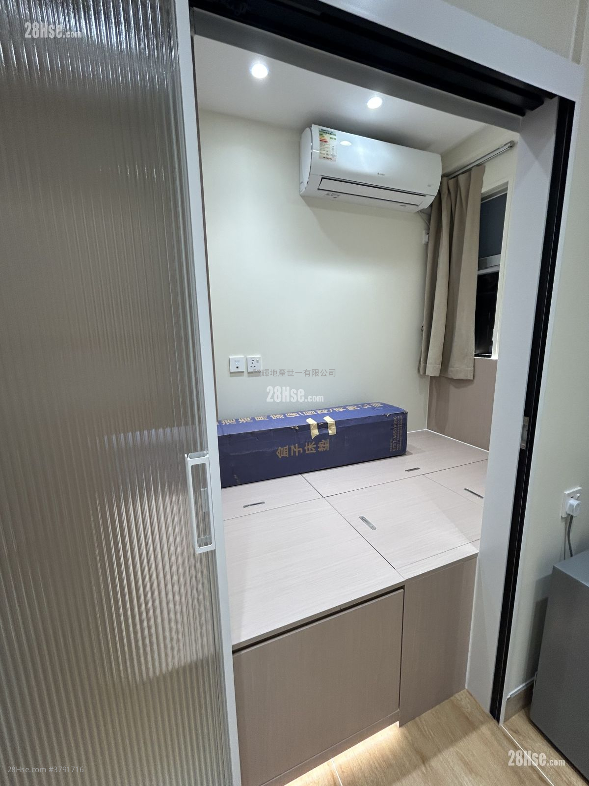 Universal Mansion Rental 1 Bedroom , 1 Bathroom 140 ft²