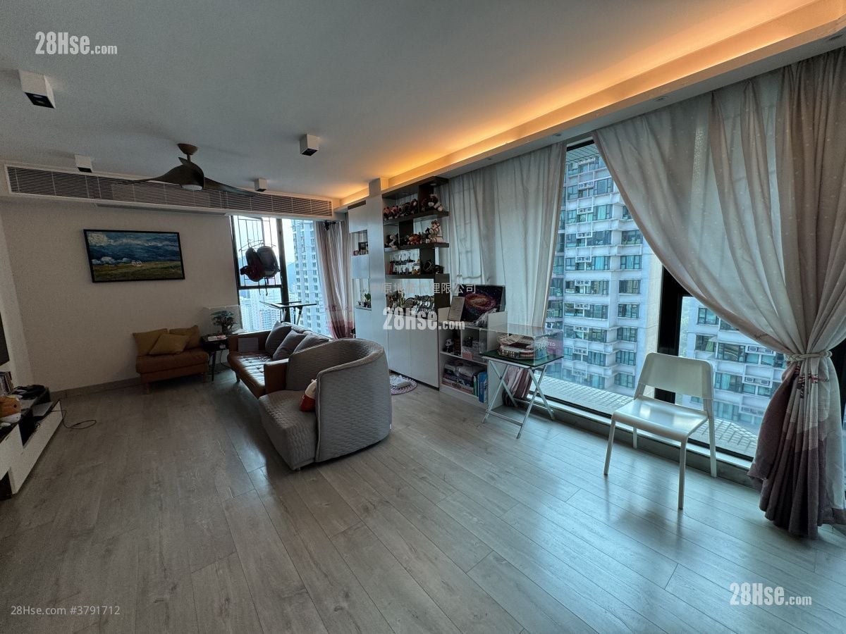 Royal Ascot Sell 3 Bedrooms 1,479 ft²