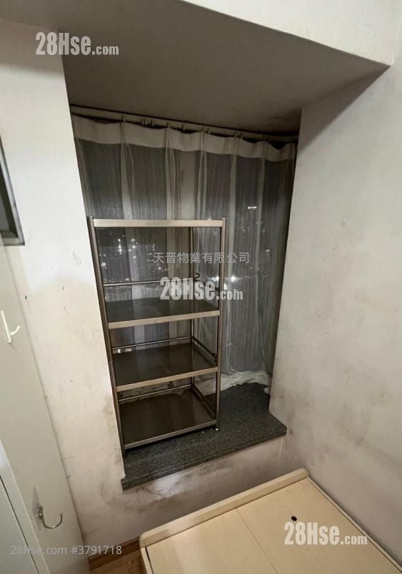 Grand Waterfront Sell 2 Bedrooms , 1 Bathroom 360 ft²